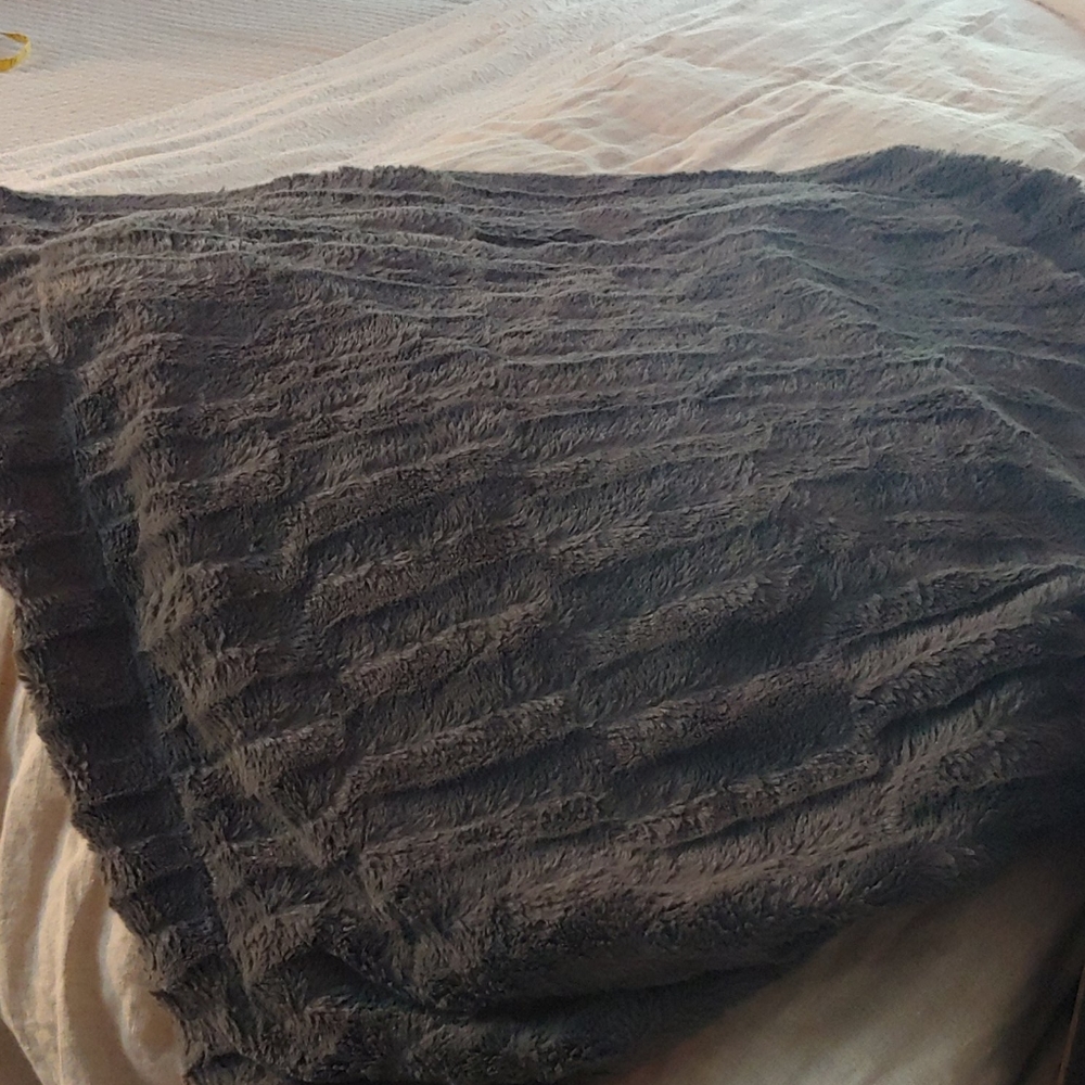Throw blanket